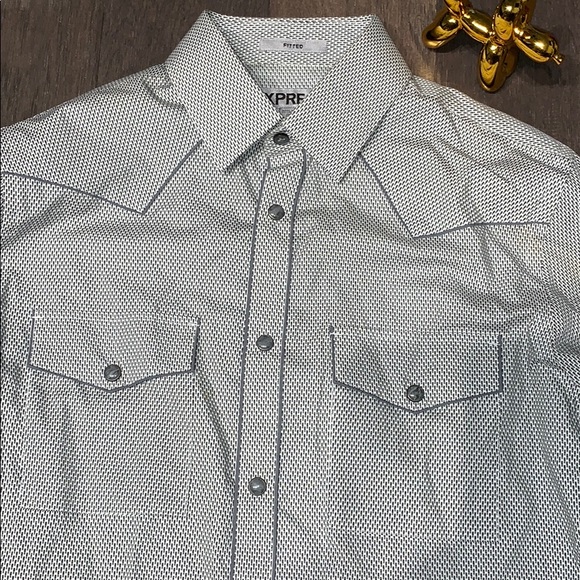 Express button down - Picture 2 of 4